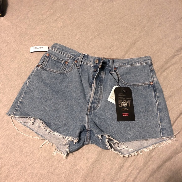 Levi’s 501 Original Short - Picture 6 of 8